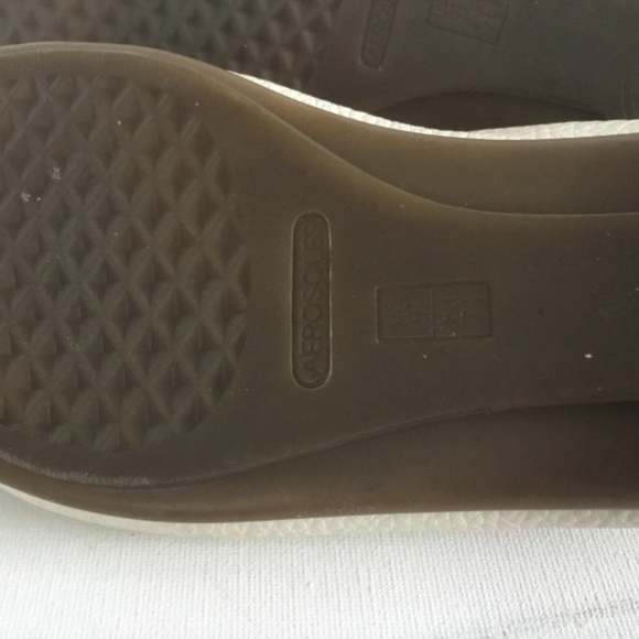 AEROSOLES Flats Off-white with Gold Buckle 9 1/2 - Picture 8 of 8